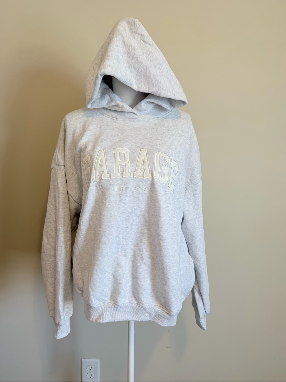 NWOT Garage Ultra Fleece oversized hoodie with pockets size s/m gray/snow white - Picture 5 of 12